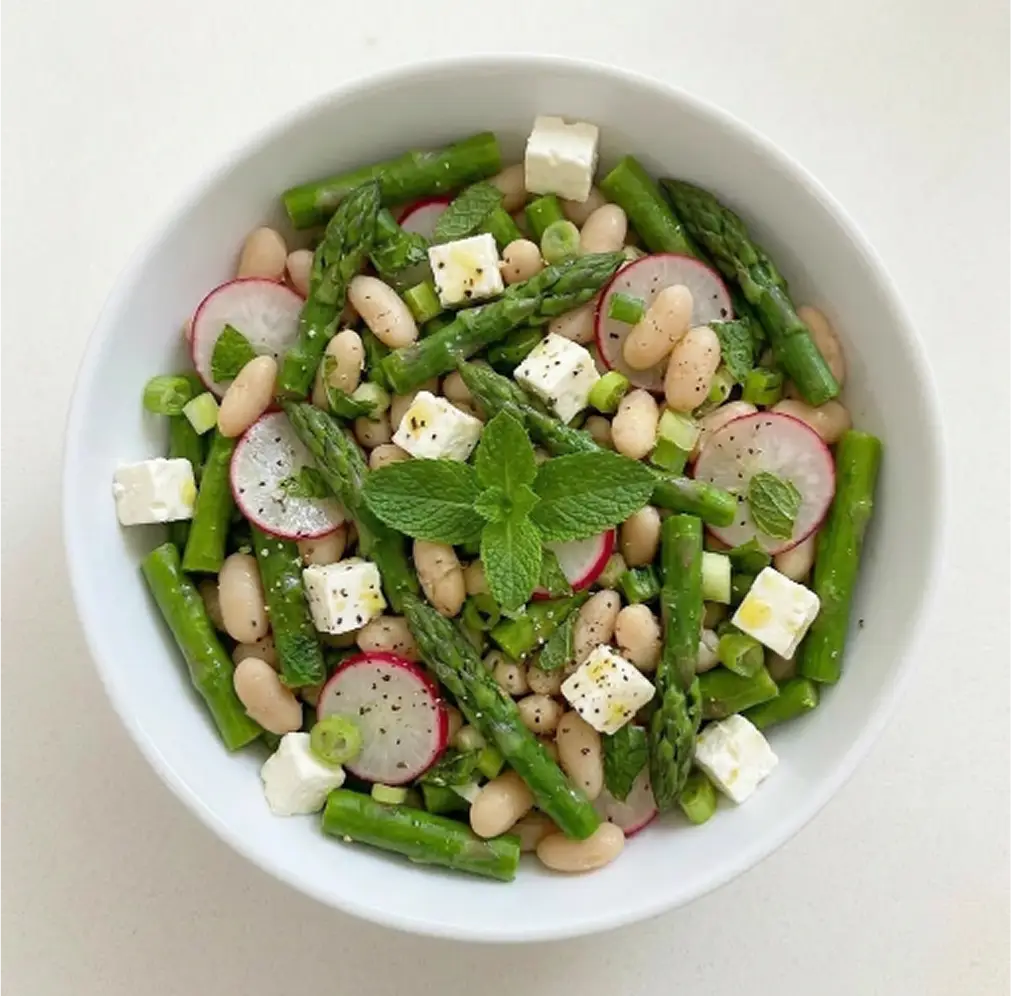 Салат зі спаржі та квасолі