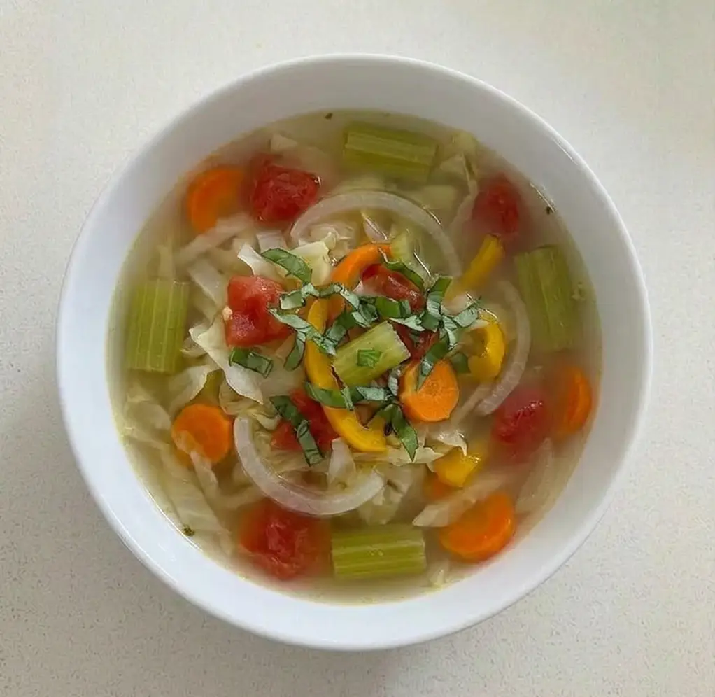 Легкий суп із селерою